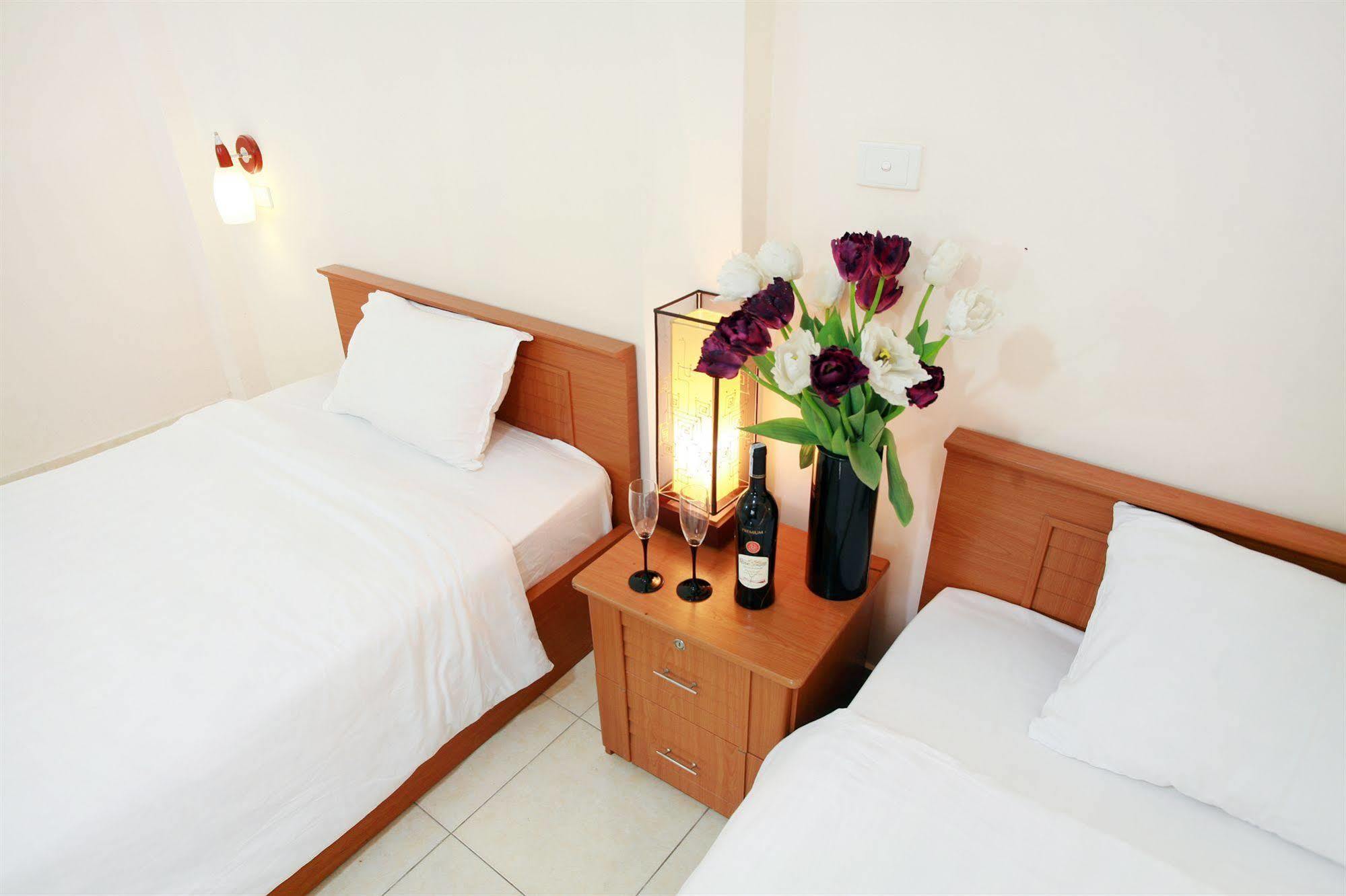 Especen Hotel Hanoi Buitenkant foto